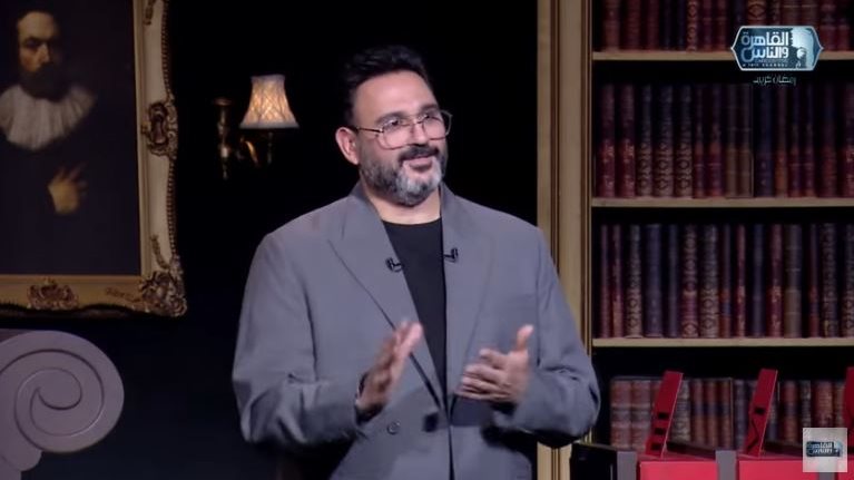 الفنان أكرم حسني