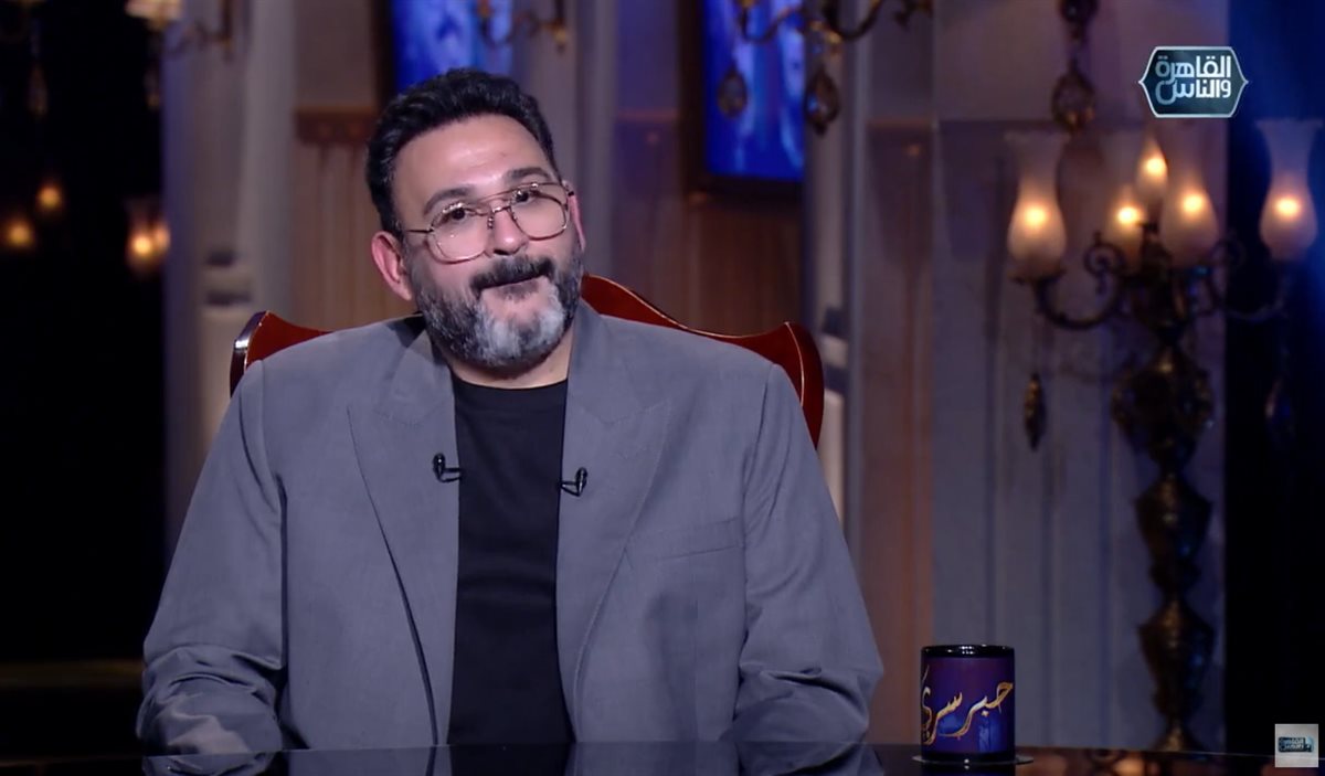 الفنان أكرم حسني
