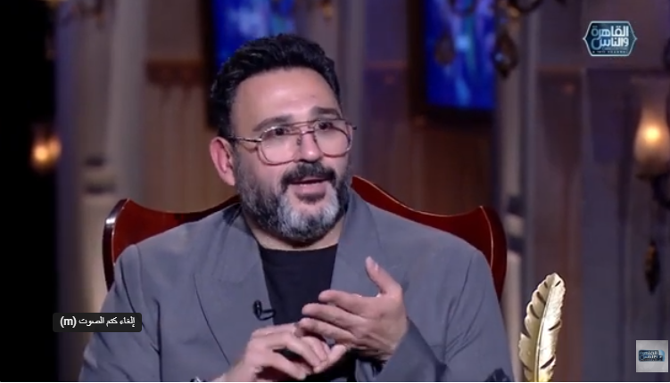 الفنان أكرم حسني
