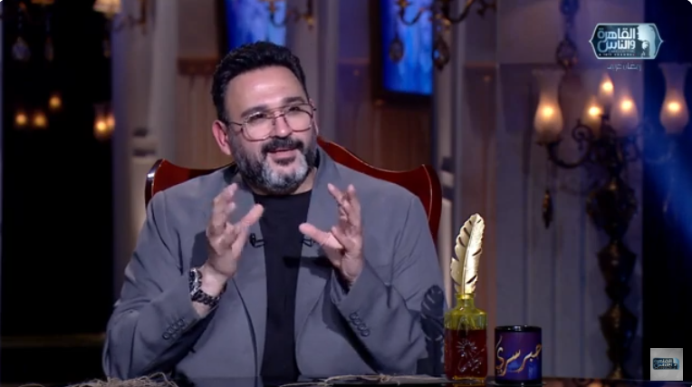 الفنان أكرم حسني