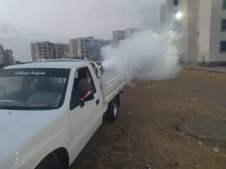 رش شوارع المدينة لمكافحة الناموس