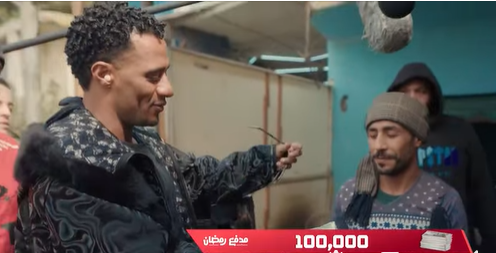 الفنان محمد رمضان مع الفائز