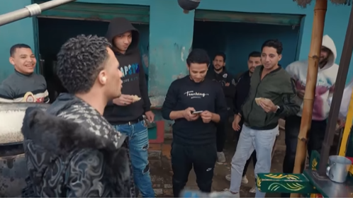 الفنان محمد رمضان مع الفائز