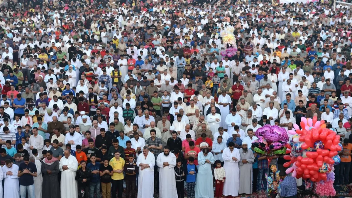 موعد صلاة عيد الفطر المبارك 2025 في المحافظات وعدد أيام الإجازة