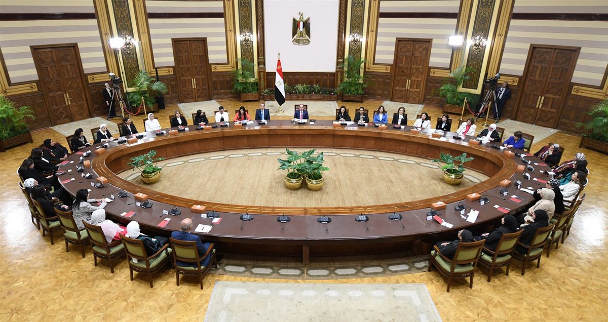 الرئيس السيسي لقاء المرأة المصرية والأم المثالية