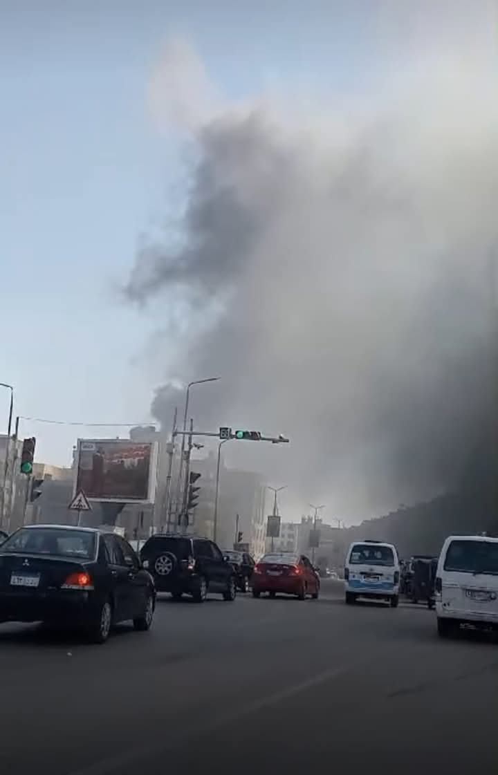السيطرة على حريق ضخم بمخزن في منطقة المقطم