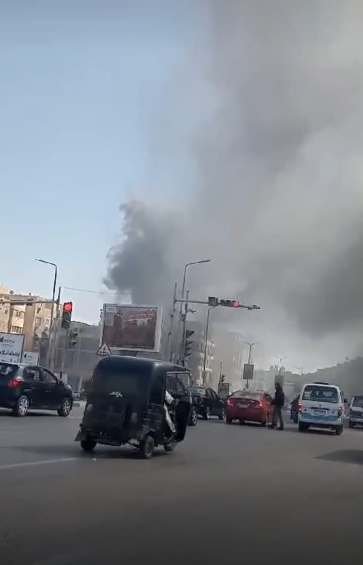 السيطرة على حريق ضخم بمخزن في منطقة المقطم