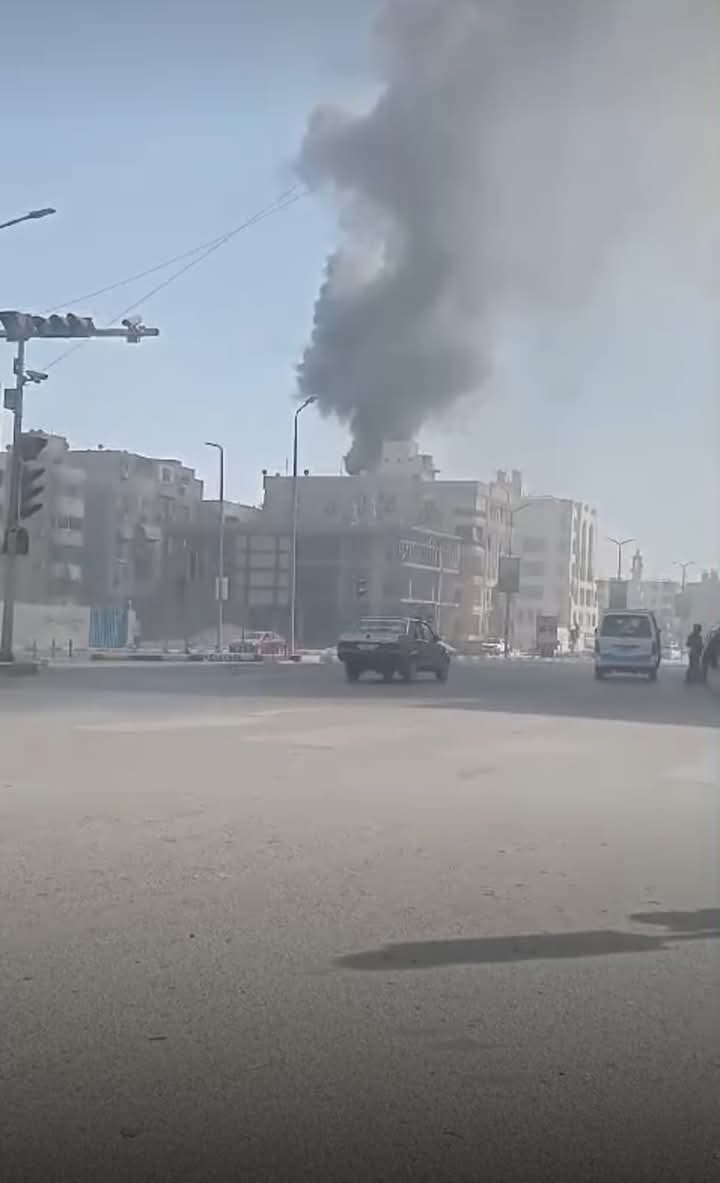 السيطرة على حريق ضخم بمخزن في منطقة المقطم