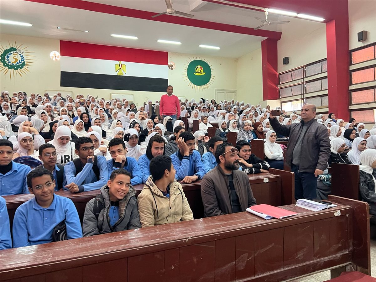 جانب من الندوة