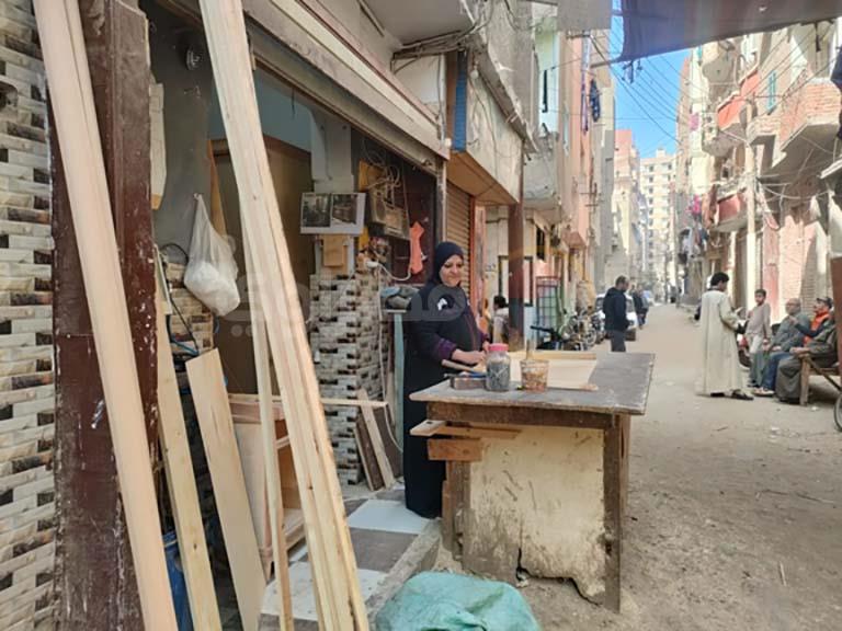 ام رحاب أول نجارة فى الفيوم