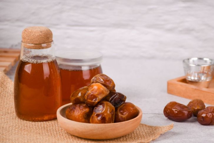 عسل النحل والتمر