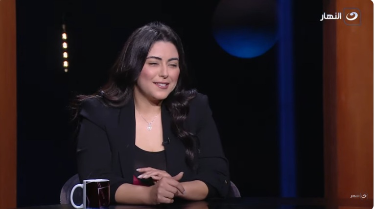 <strong> الفنانة نهى عابدين</strong>