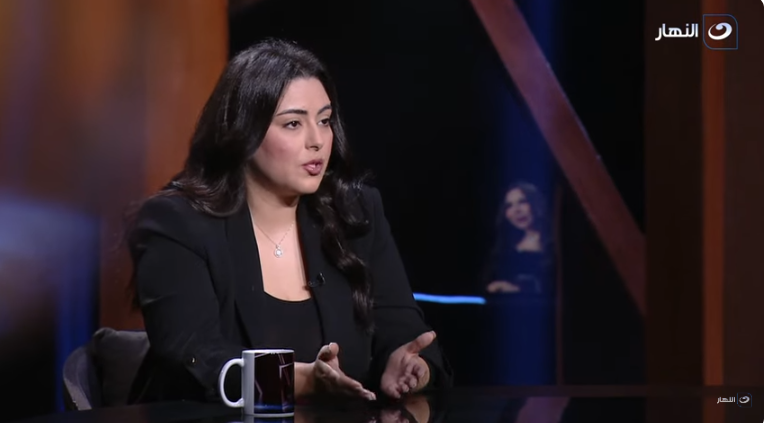 <strong> الفنانة نهى عابدين</strong>