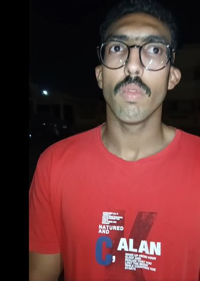 أحد أصدقاء الضحايا