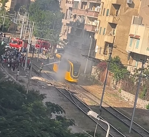 حريق في أحد عربات ترام الرمل