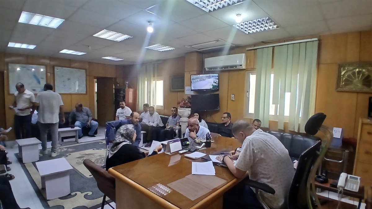 السكرتير العام الفيوم يناقش العديد من الشكاوى والمطالب الجماهيرية بطامية