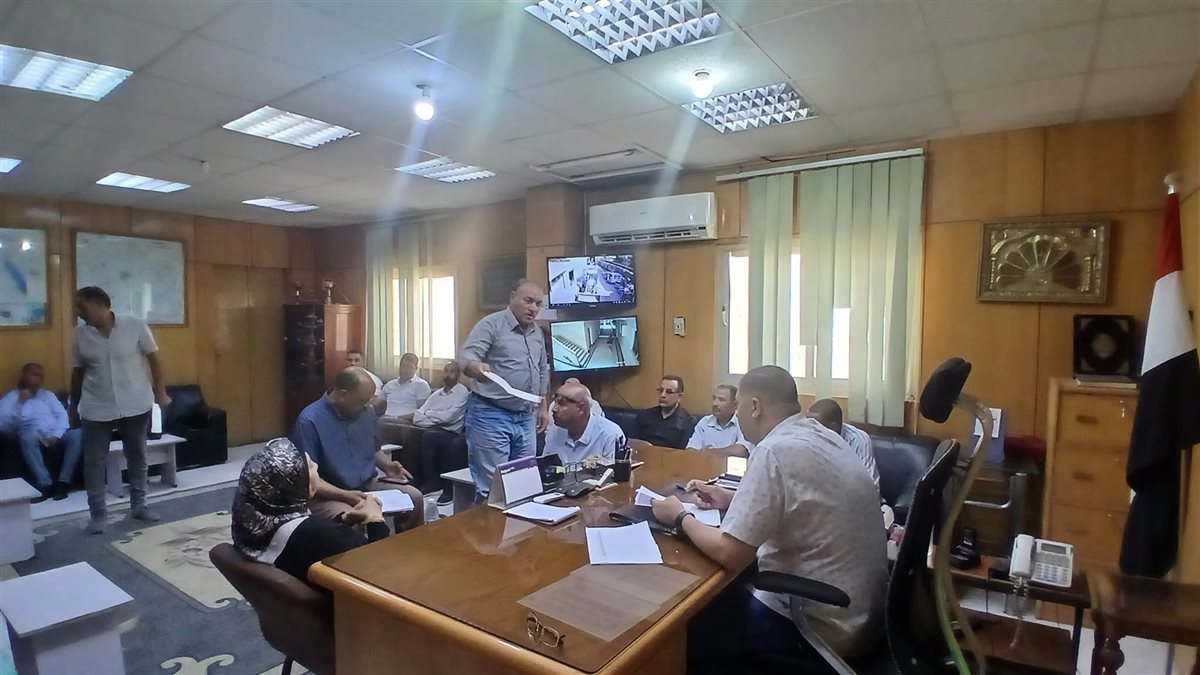 السكرتير العام الفيوم يناقش العديد من الشكاوى والمطالب الجماهيرية بطامية