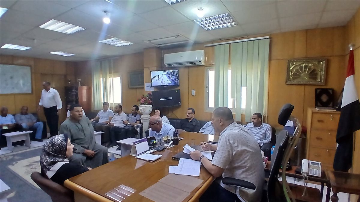 السكرتير العام الفيوم يناقش العديد من الشكاوى والمطالب الجماهيرية بطامية