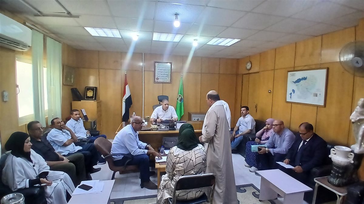 السكرتير العام الفيوم يناقش العديد من الشكاوى والمطالب الجماهيرية بطامية