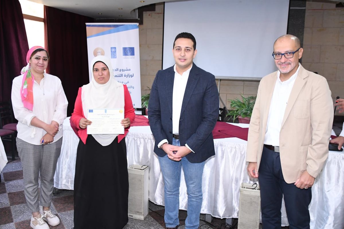 نائب محافظ الفيوم يُكرم المشاركين بالبرنامج التدريبي
