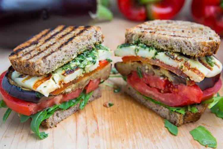 ساندويش الحلوم المقلي