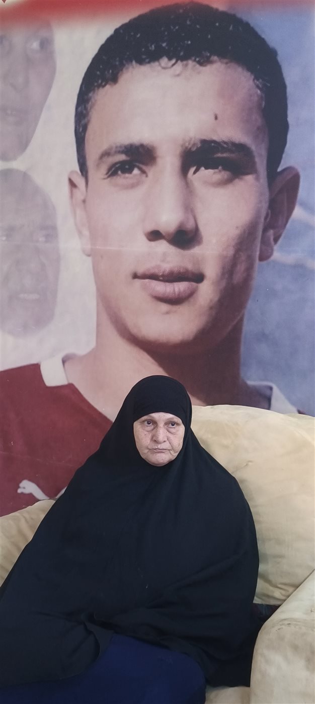 بعد 19عام من رحيله في الملعب.. والدة محمد عبدالوهاب لاعب الأهلي السابق تروي ذكرياتها معه
