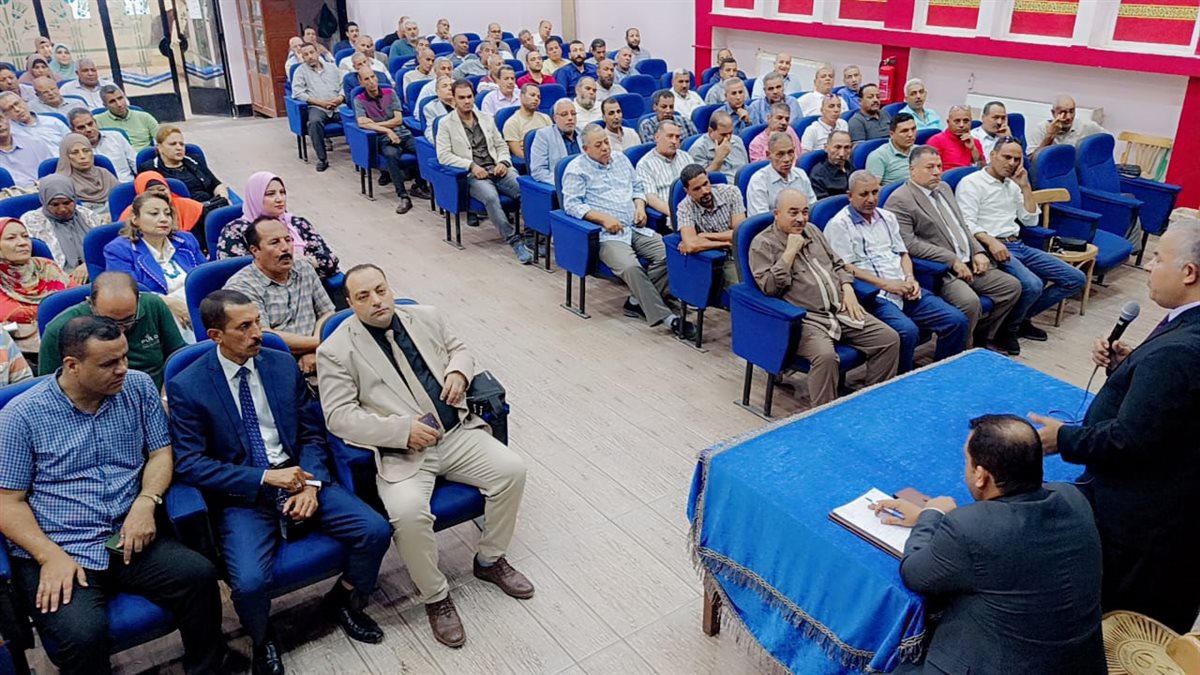 نظافة المدارس والتشجير والدهانات.. استعدادات مكثفة بمدارس الفيوم قبل بدء العام الدراسي الجديد 2026