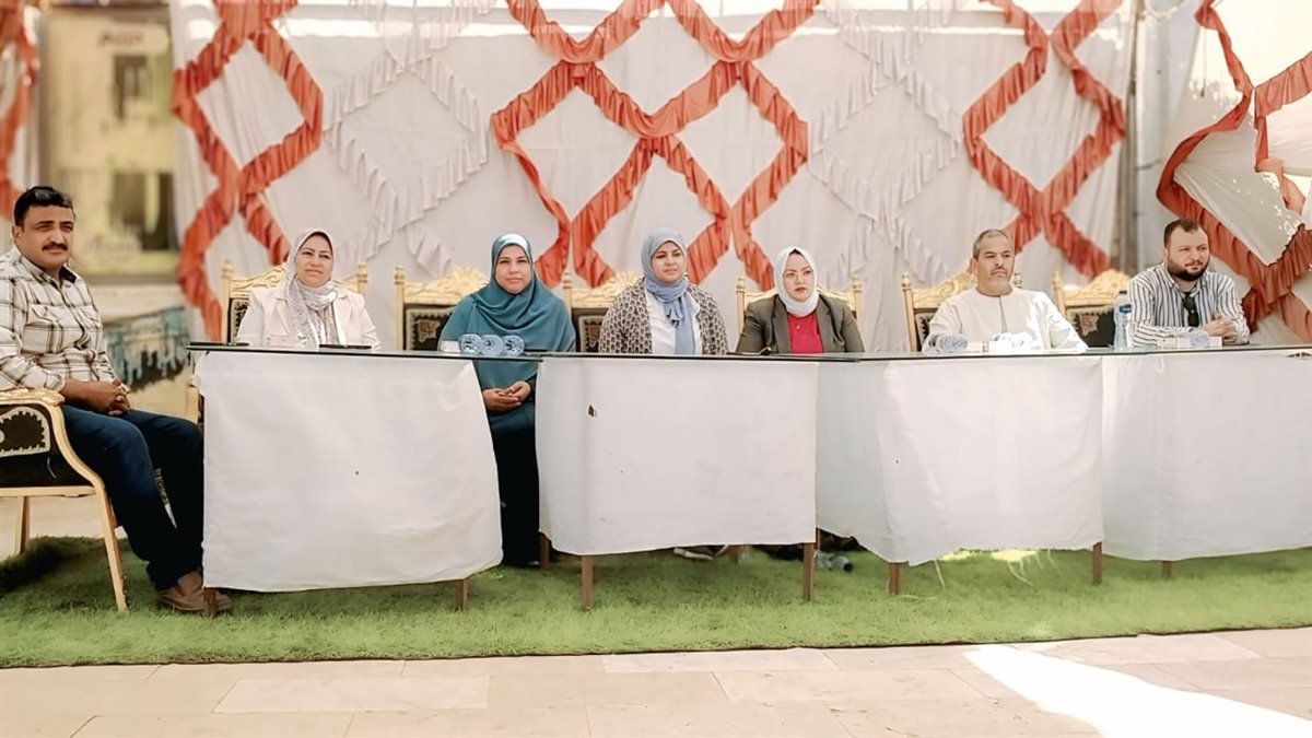 رئيس مركز ابشواى : توزيع 500 شنطة مدرسية و500 جنيه للزي المدرسي بطبهار