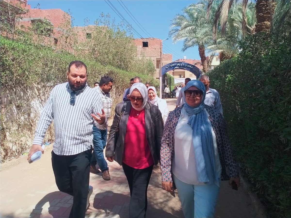 رئيس مركز ابشواى : توزيع 500 شنطة مدرسية و500 جنيه للزي المدرسي بطبهار