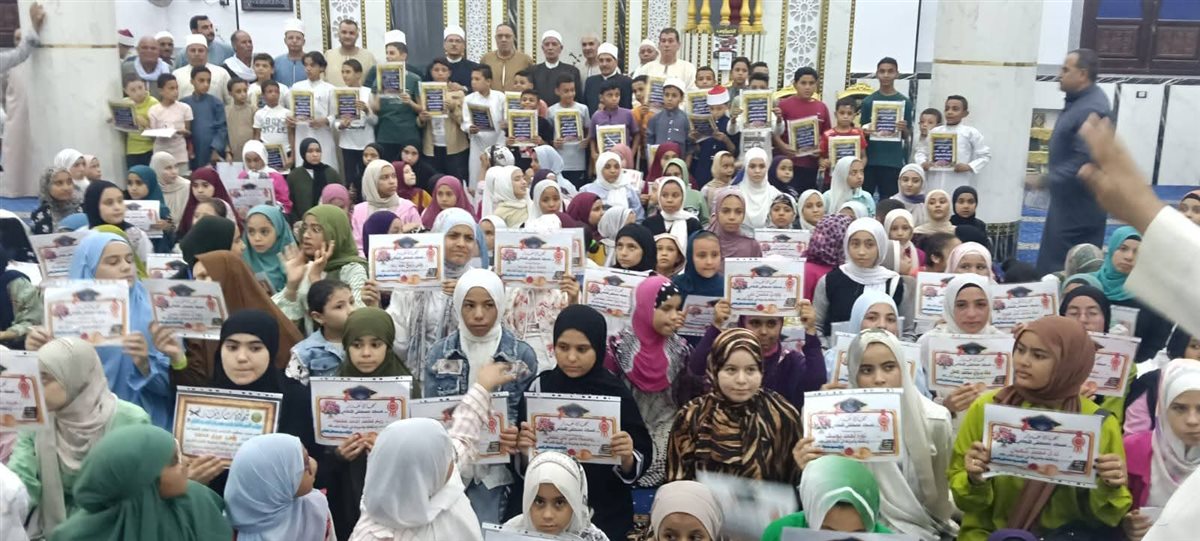 مدير مديرية أوقاف الفيوم يشهد احتفالًا مهيبًا لتكريم حفظة القرآن الكريم بمسجد مصطفى اللحامي