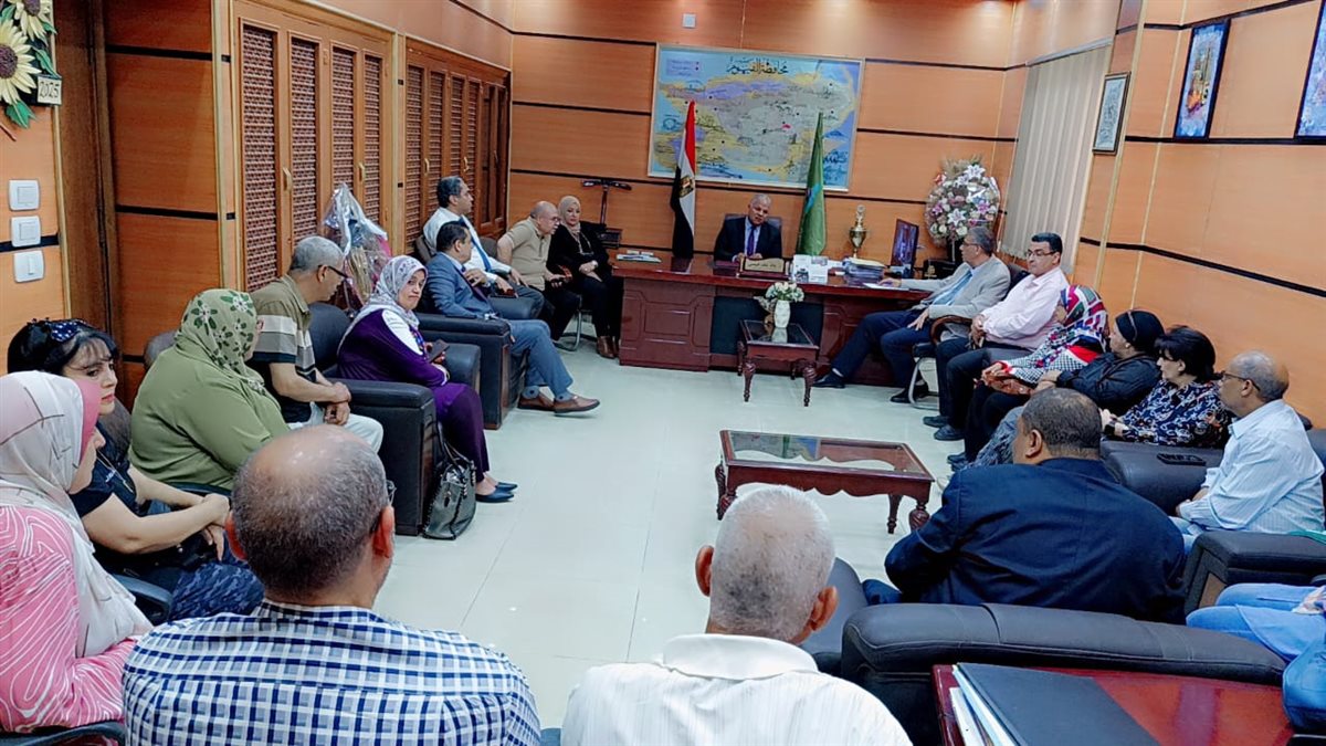 إجتماع مع مديري المدارس الثانوية العامة بغرب وشرق الفيوم استعدادًا للعام الدراسي الجديد 2026