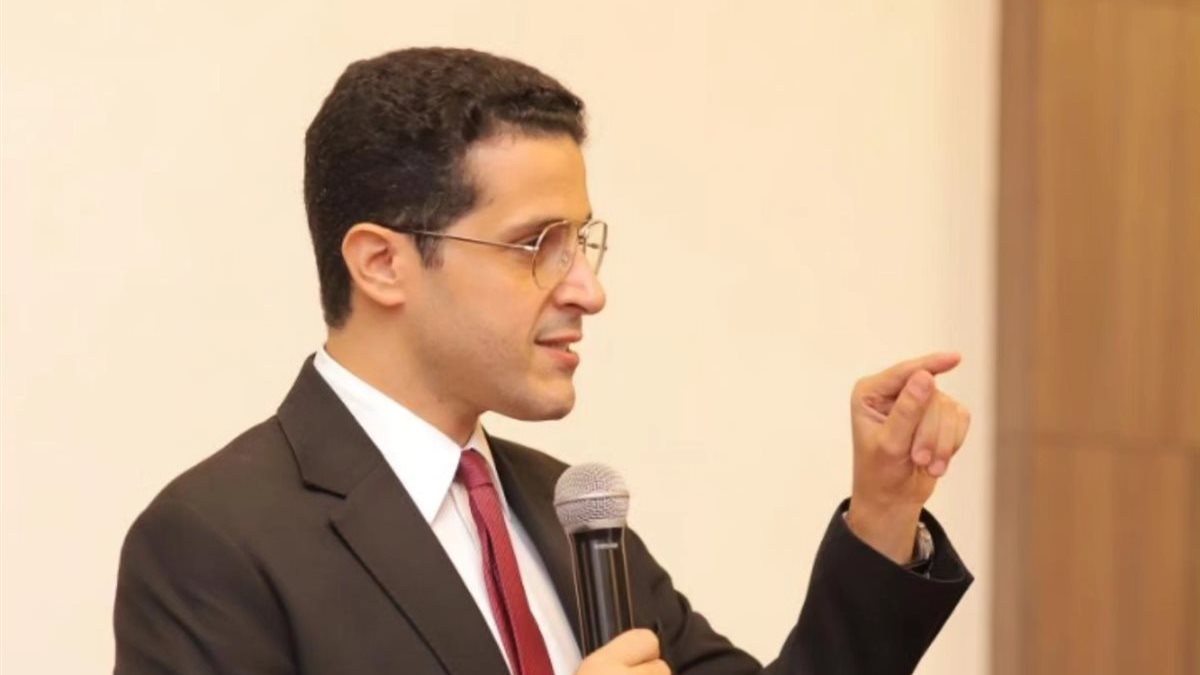 الدكتور محمد عثمان، الباحث في العلاقات الدولية