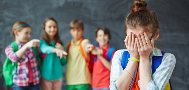 كيف تحمين طفلك من التنمر في المدرسة
