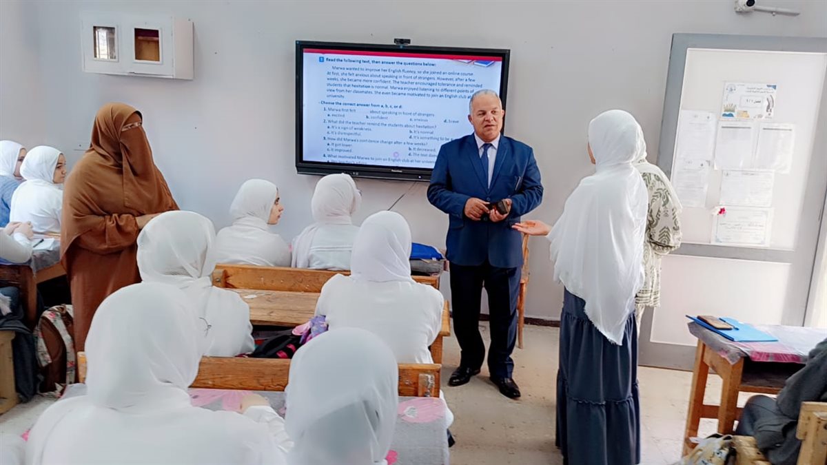 وكيل مديرية التربية والتعليم بالفيوم تتابع مدارس أبشواي التعليمية