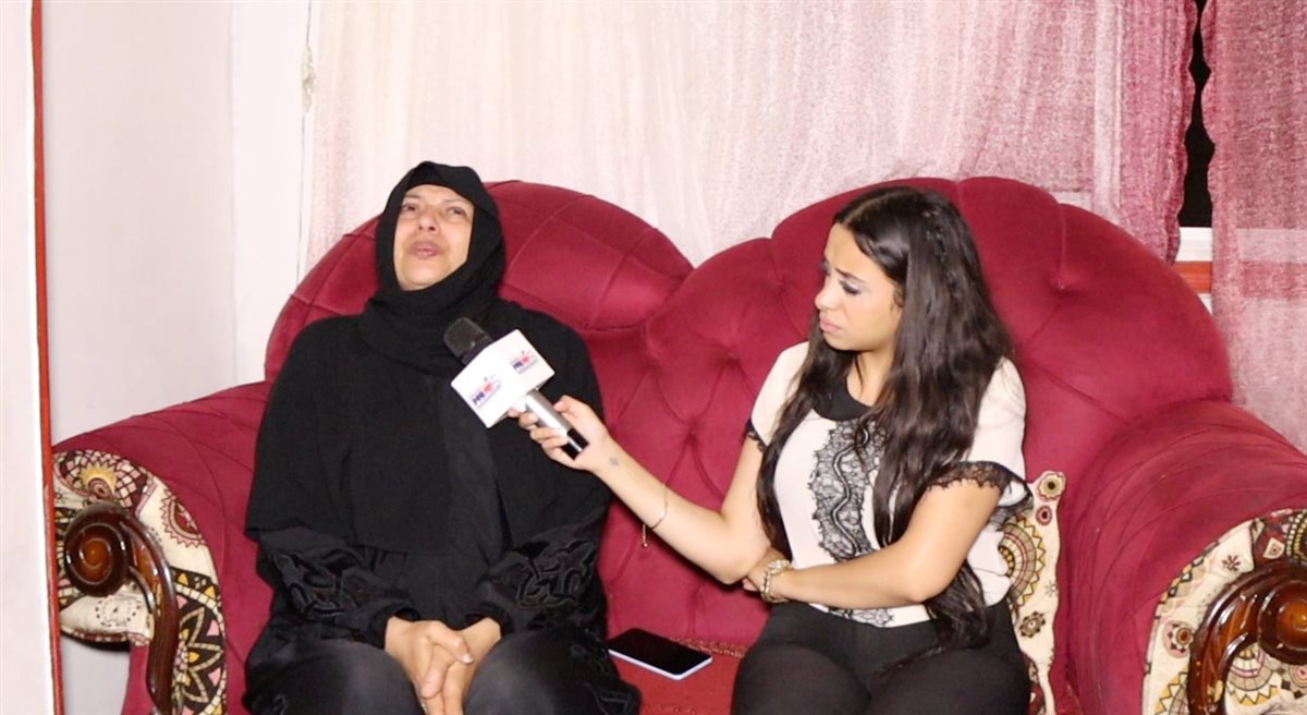 والدة علي ضحية حلاق إمبابة مع الإعلامية مارينا إبراهيم
