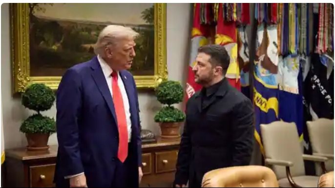 الرئيس الأمريكي دونالد ترامب والرئيس الأوكراني فولوديمير زيلينسكي داخل البيت الأبيض