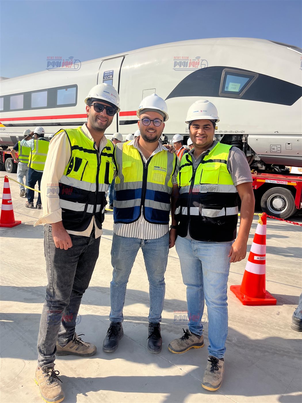 جانب من وصول القطار الكهربائي السريع