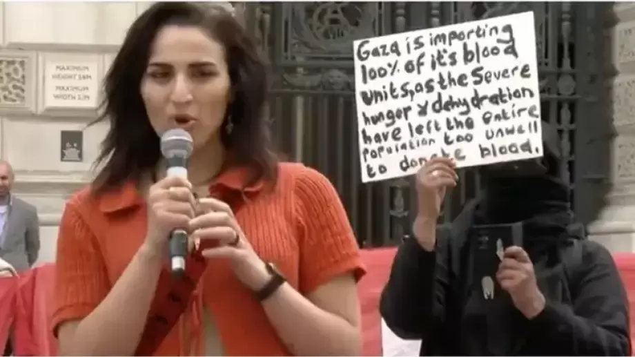 <strong>الطبيبة البريطانية رحمة العدوان</strong>