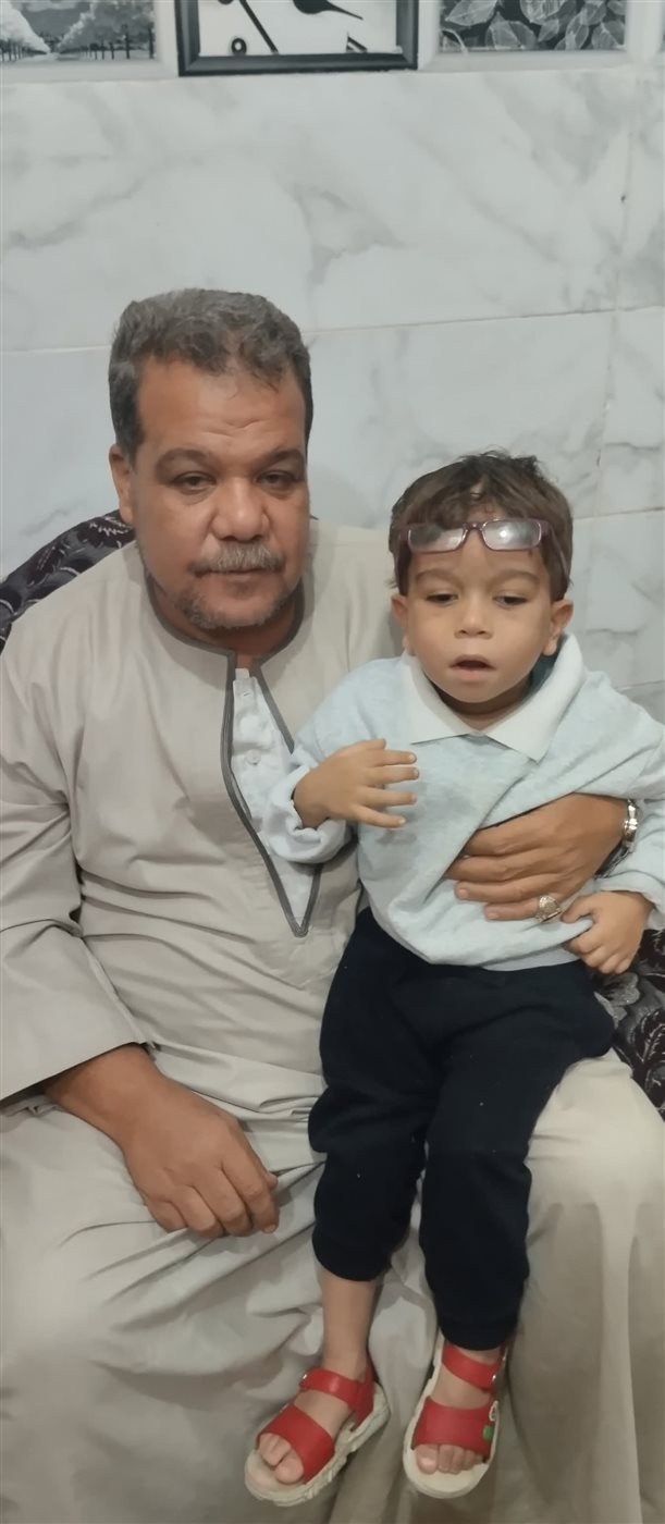 والد الفتاة و نجلها&nbsp;