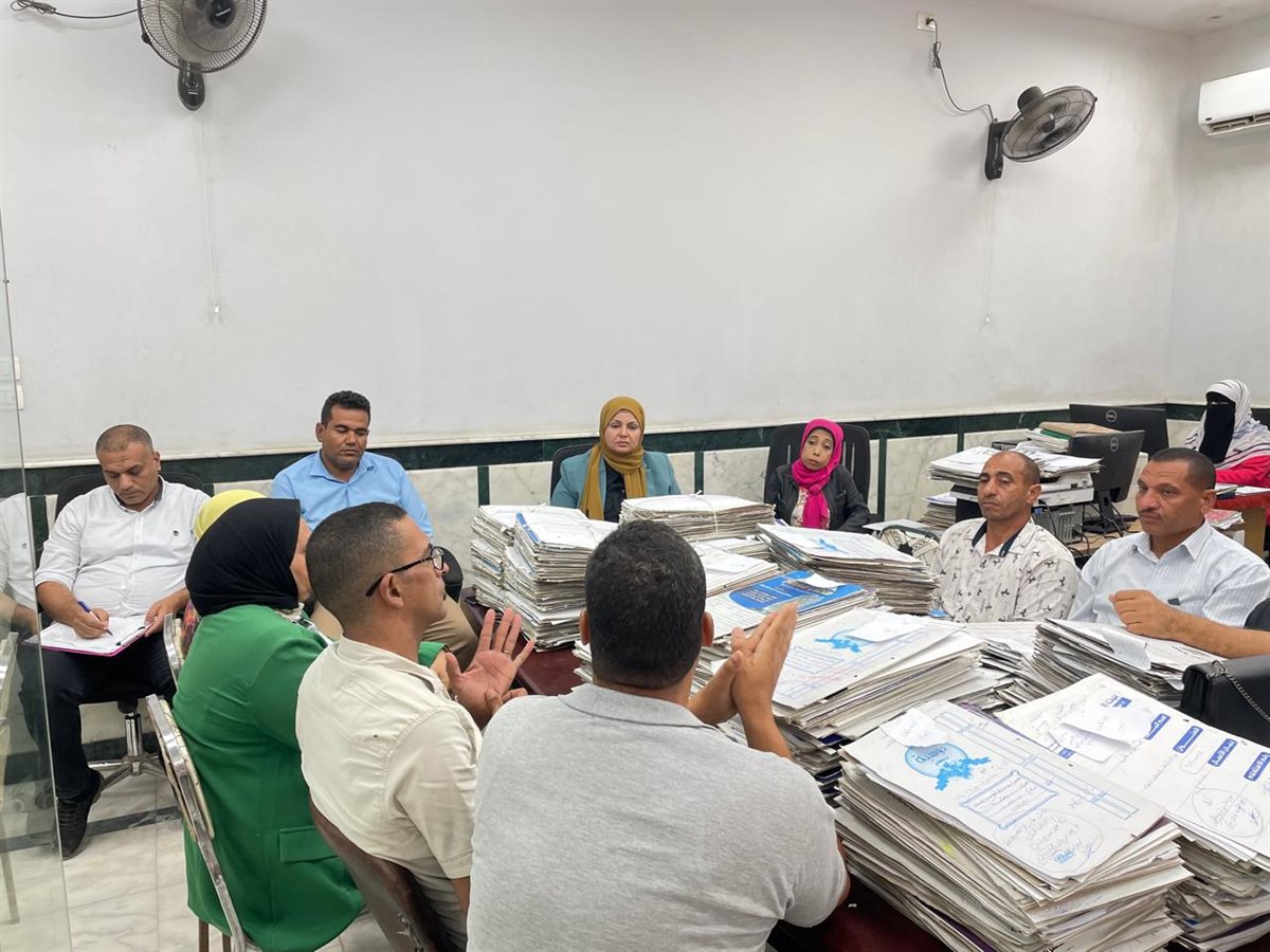 رئيس مركز ابشواى تتفقد أعمال المركز التكنولوجي ومستوي الأداء بملف التصالح