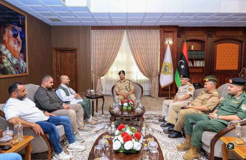 <strong>خالد حفتر يلتقي قيادات مصراتة</strong>