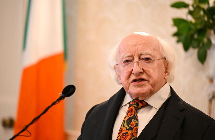 <strong>الرئيس مايكل دي هيجنز</strong>