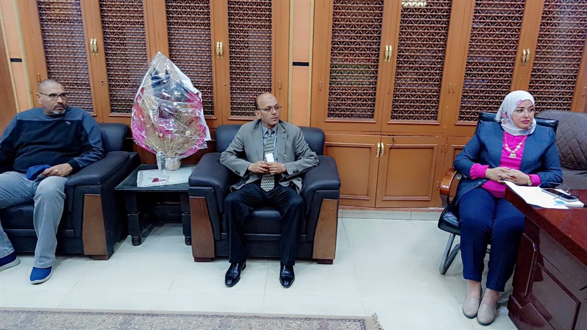 استعدادات مكثفة للأنتهاء من جاهزية اللجان الانتخابية بمدارس الفيوم