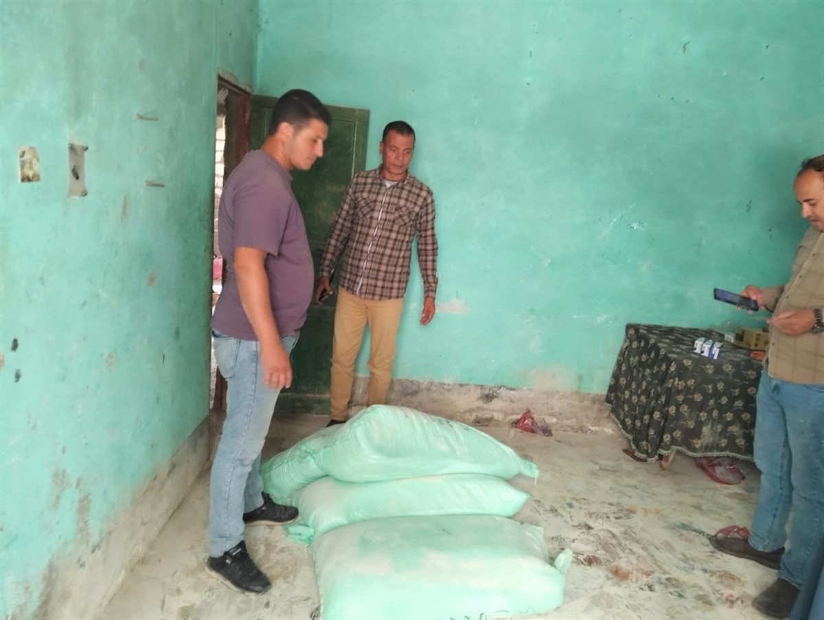 ضبط 101 علبة سجائر أزيد من السعر الرسمي وأسطوانات بوتاجاز بيع أزيد من السعر الرسمي<br>