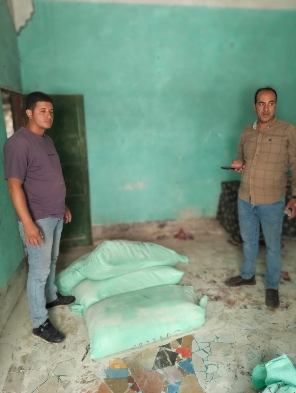 ضبط 101 علبة سجائر أزيد من السعر الرسمي وأسطوانات بوتاجاز بيع أزيد من السعر الرسمي<br>