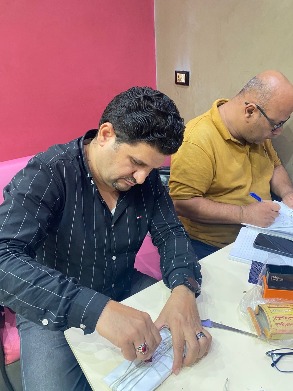 ضبط أدوية بشرية مجهولة المصدر تتبع الجدول الثالث والرابع مخدرات لدى أحد محلات المستلزمات الطبية