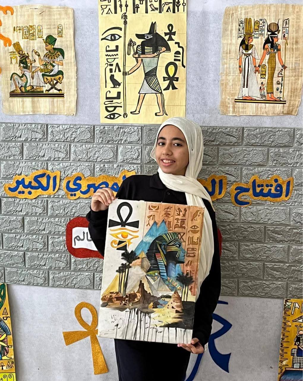 طالبات مدرسة الأوائل بالفيوم يبدعن في ورشة عمل الإحتفال بالمتحف الجديد