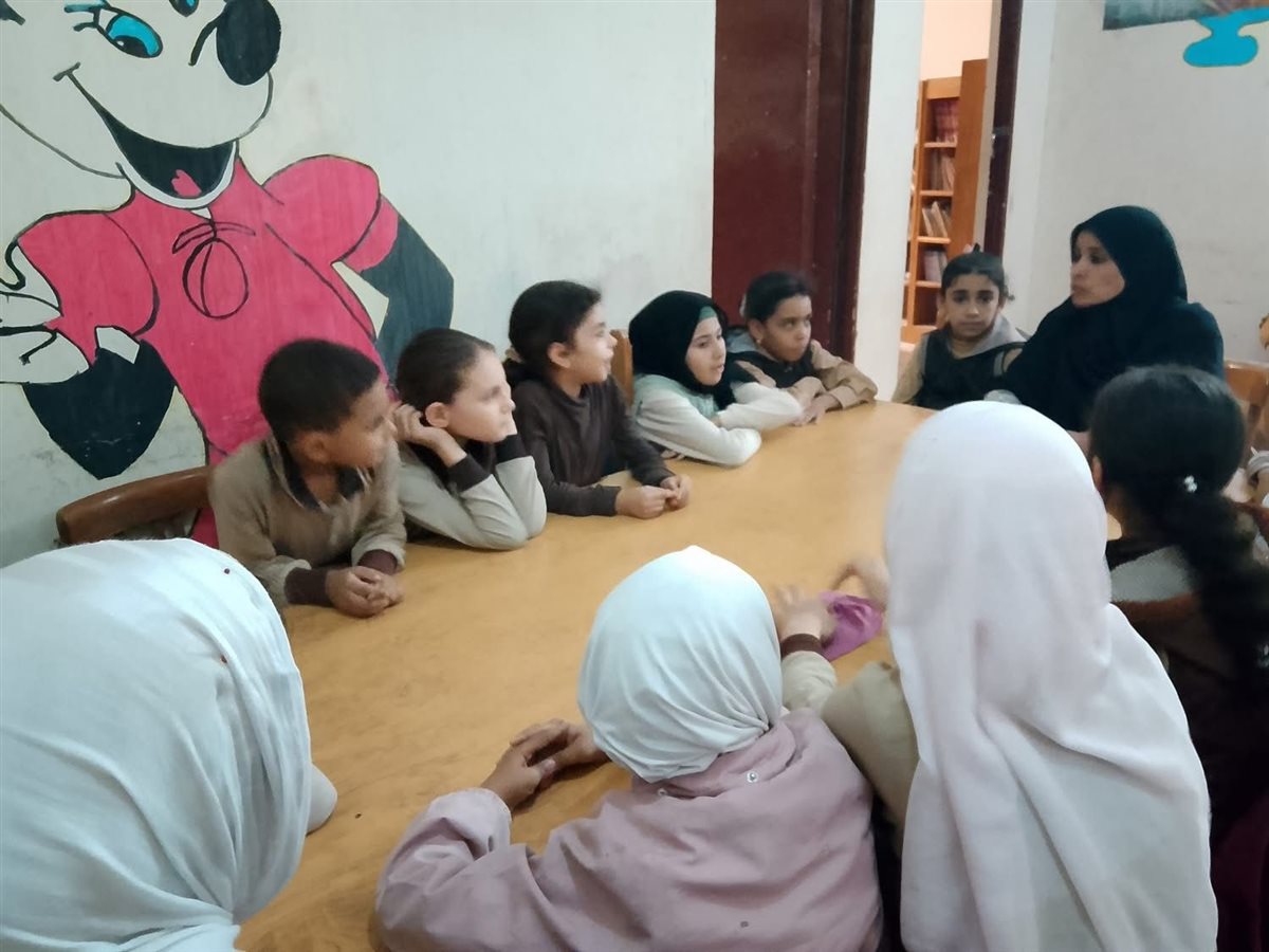 حوار مفتوح بعنوان “القيم الأخلاقية وتعزيز الثقة بالنفس” بمكتبة الكعابي الفرعية