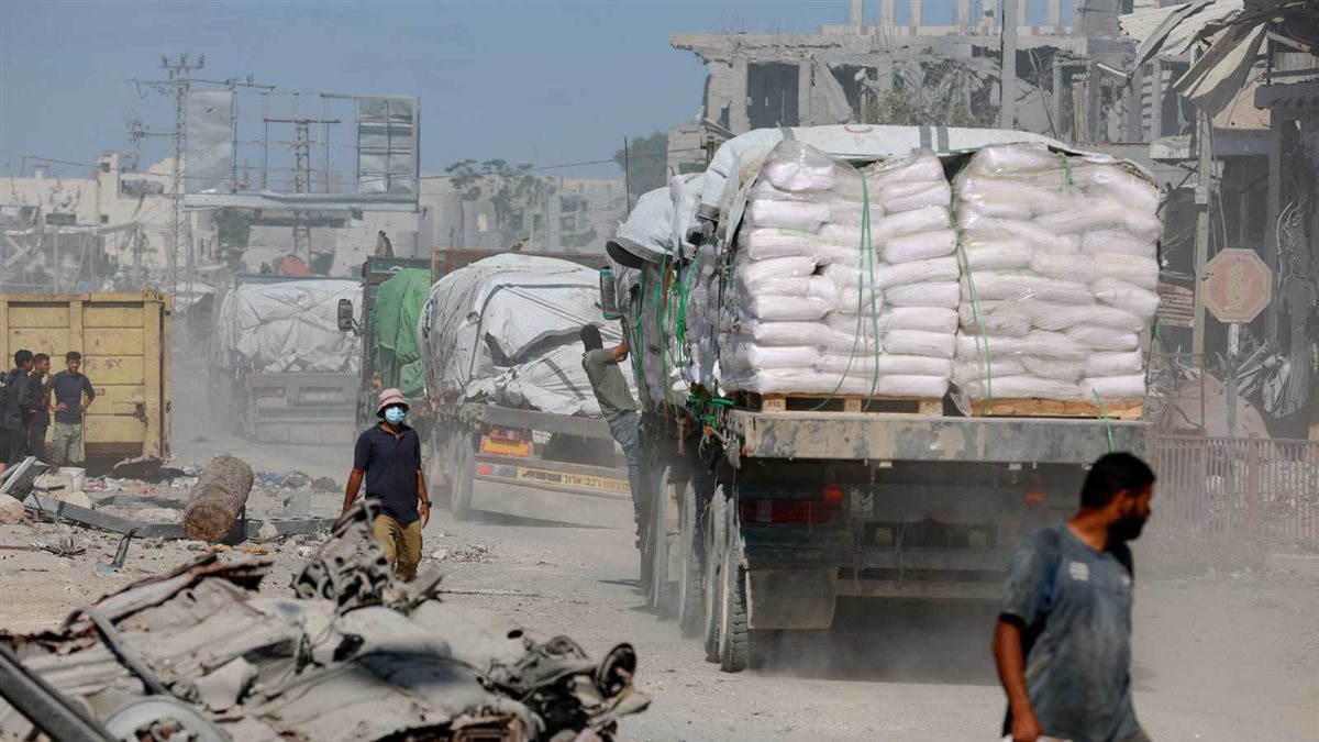 <strong>شاحنة مساعدات</strong>