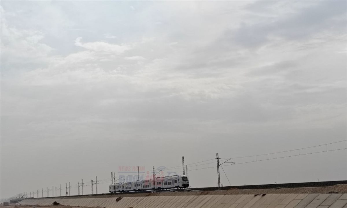بدء تجربة أول قطار سريع إقليمي بورشة حدائق أكتوبر